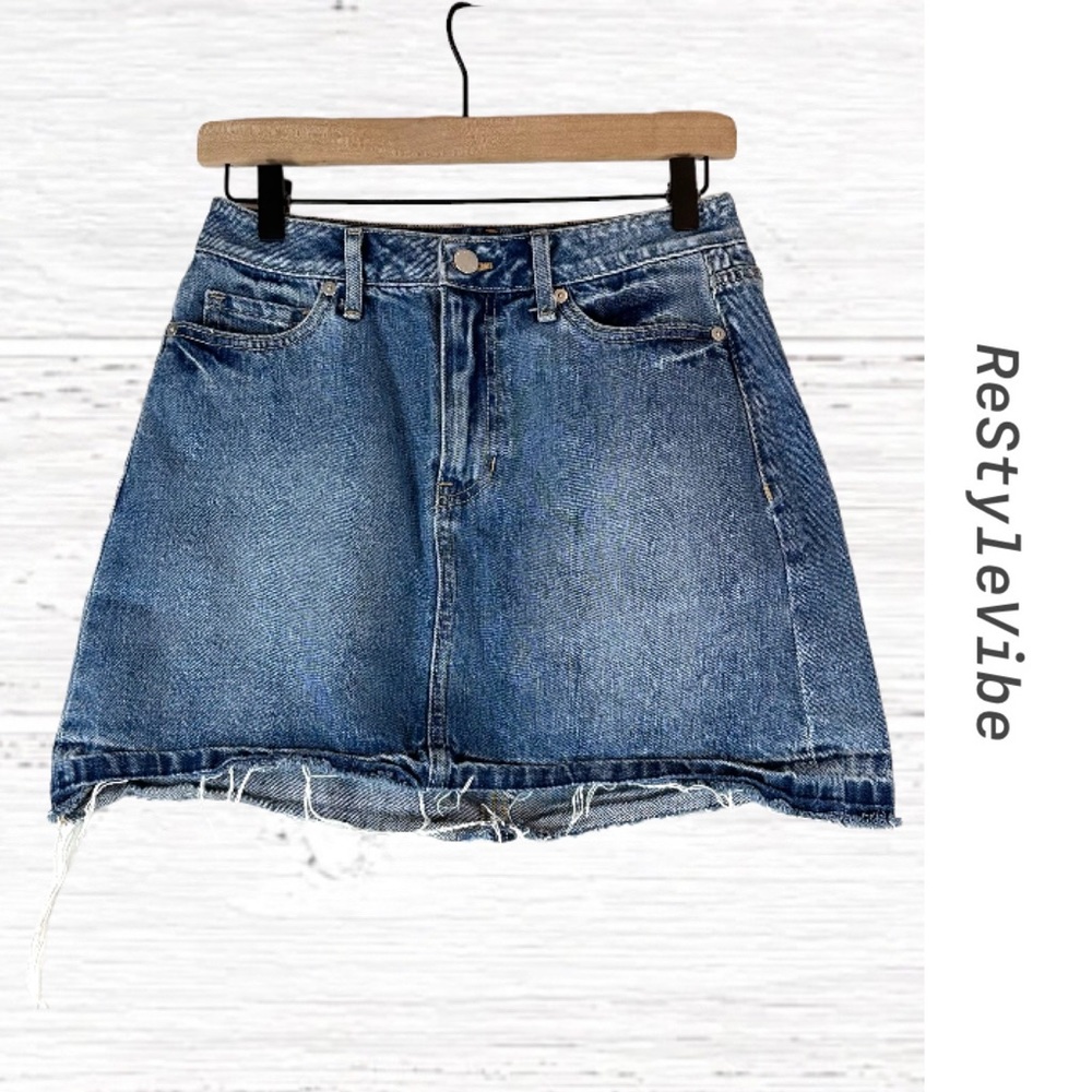 BANANA REPUBLIC Women’s Size 0 Skirt Denim Jean Mini 100% Cotton Raw Frayed Hem